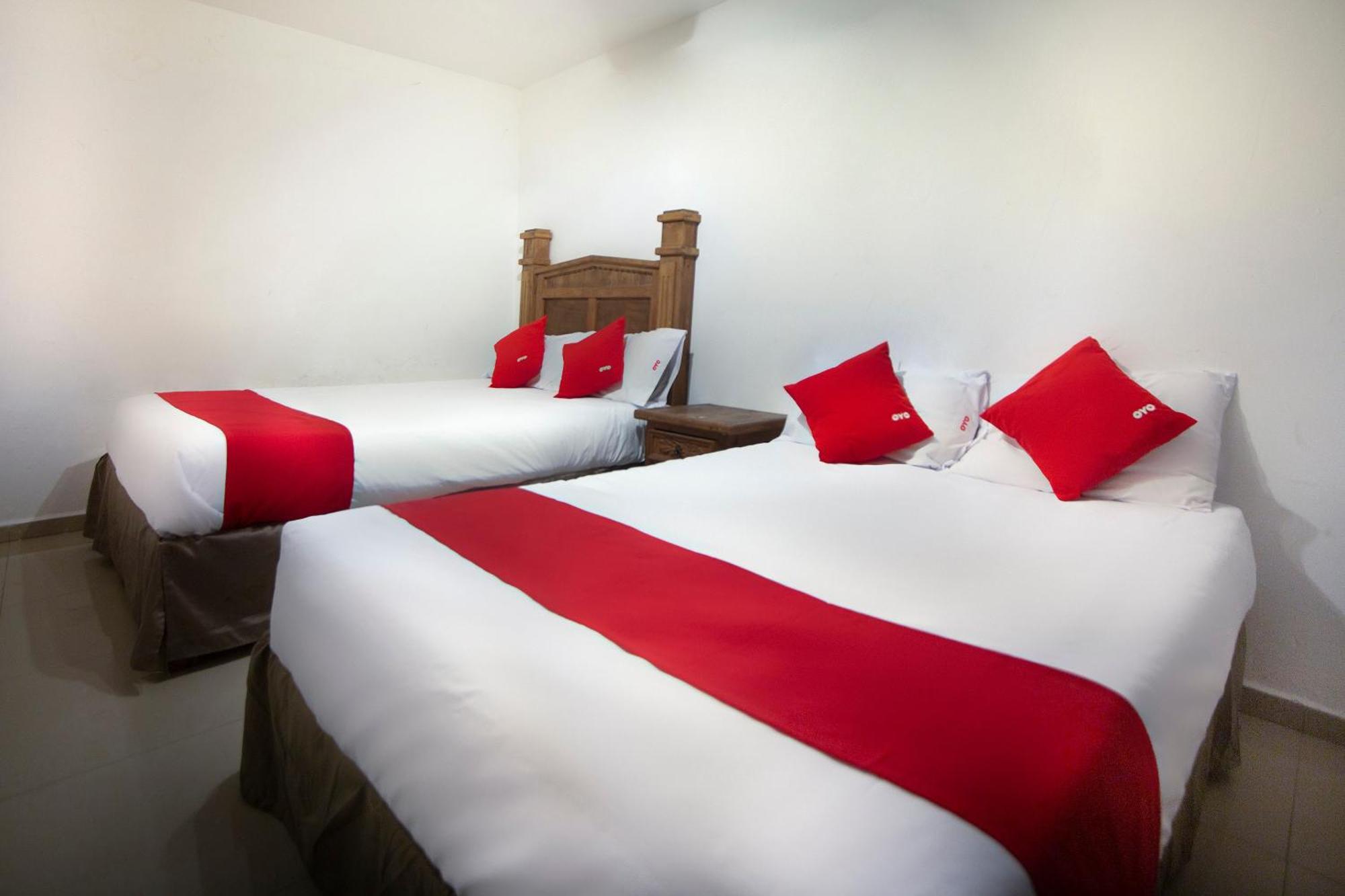 Hotel Mahu Monterrey Bagian luar foto