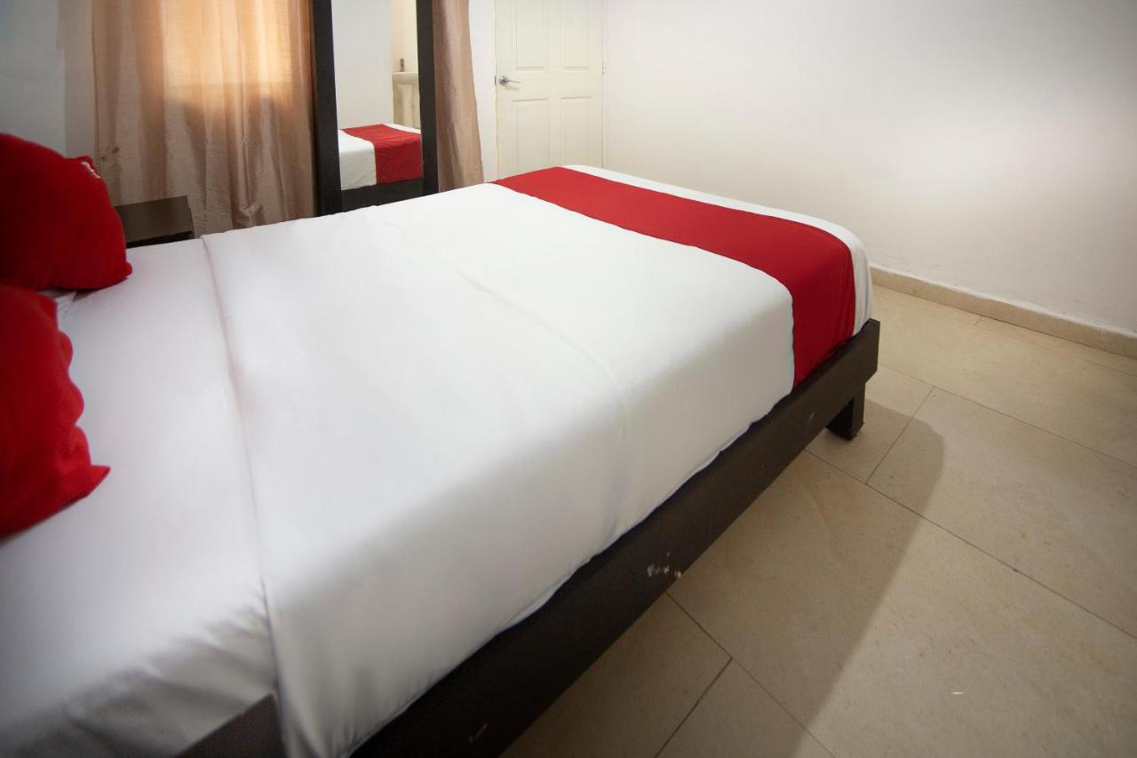 Hotel Mahu Monterrey Bagian luar foto